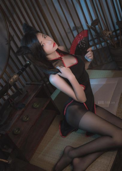 湖边的少女