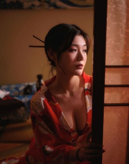 恰如白梨尽落渊