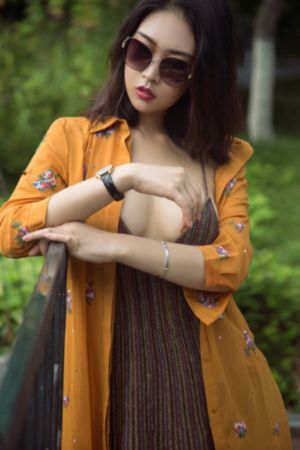 艳女痴情