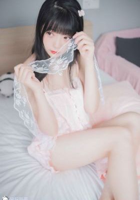 鲨皮男与蜜桃女