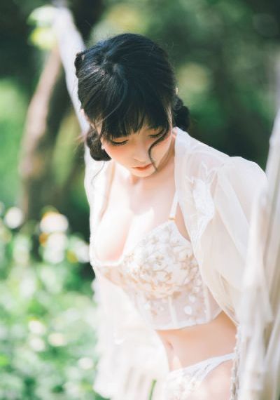 夫人死后，江总他疯了